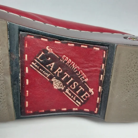 L'Artiste by Spring Step Womens Sz EU 38 US 8 Burbank embossed Red Heeled Clogs - Picture 12 of 14